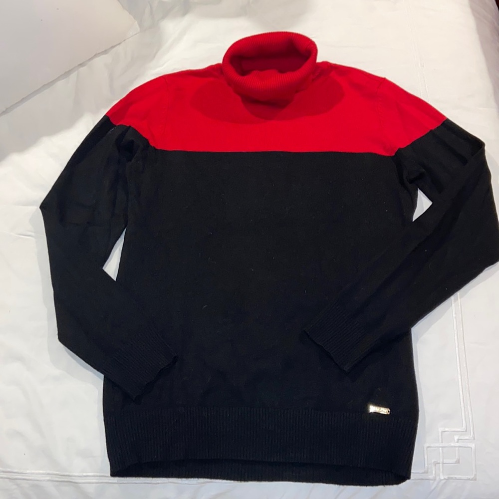 Calvin Klein NWOT Size Small Red/Black Colorblock Turtleneck Sweater